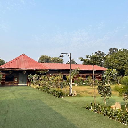 The Green Wood Palace I Farm House I Wedding I Party I 87Oo2O5865 Βίλα Γκουργκάον Εξωτερικό φωτογραφία
